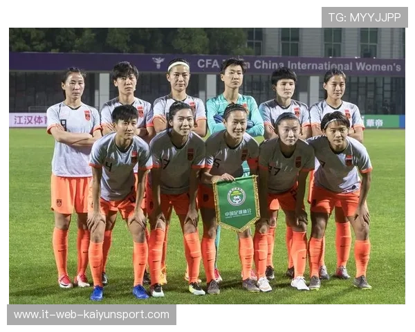 琑队如何推动女足青训与职业队建立长期合作，女足如何训练